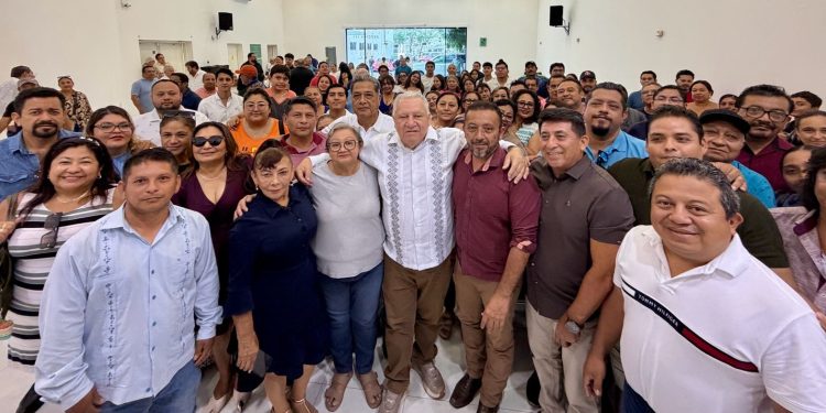 Escuchar a los maestros es escuchar el futuro de México: Rafa Marín