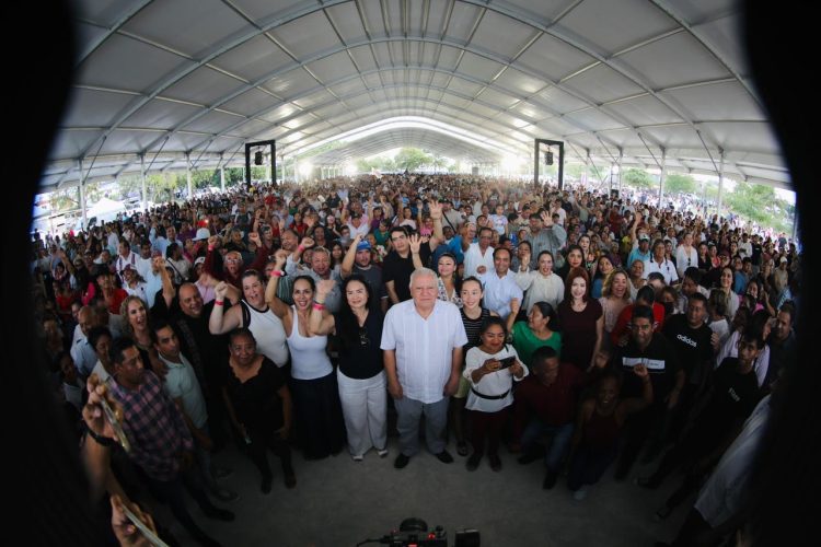 Con máximo júbilo reciben a Rafa Marín en Cancún durante una celebración que reunió a familias por el Día del Padre