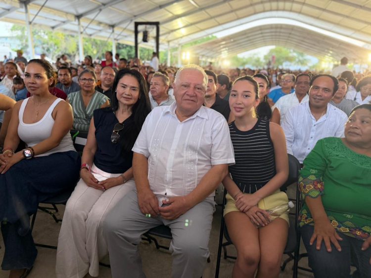 Con máximo júbilo reciben a Rafa Marín en Cancún durante una celebración que reunió a familias por el Día del Padre