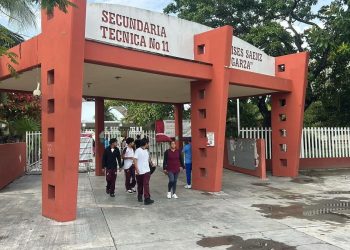 Falsa alarma en Cancún: Detonación de pirotecnia activa protocolos de seguridad en la Secundaria Técnica 11
