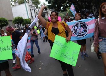 Amnistía Internacional cuestiona desalojo de protesta trans en la Segob y pide diálogo con autoridades