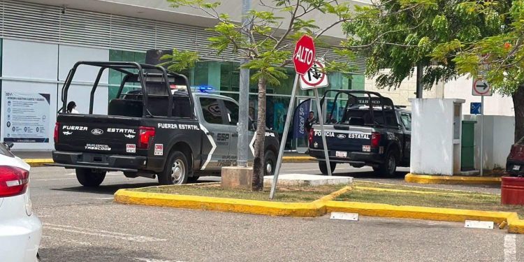 Detienen a presunto responsable de asalto millonario en Plaza Altabrisa; recuperan botín y vehículos