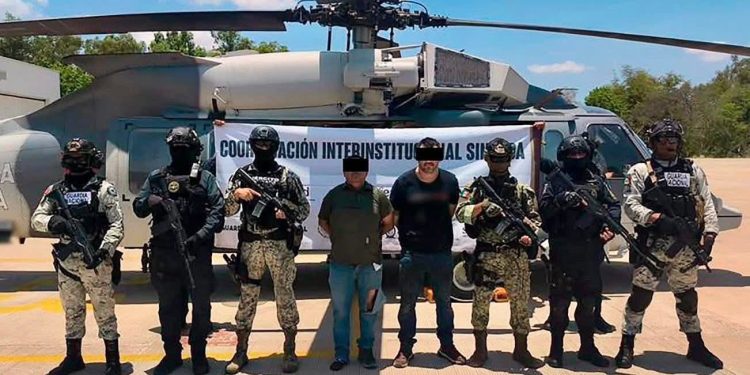 Capturan en Sinaloa a presunto líder criminal y a exdirector de Seguridad Pública de Escuinapa