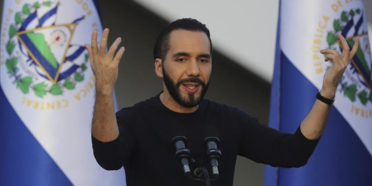 Entre el control total y la incertidumbre financiera: Nayib Bukele evalúa su segundo año de mandato en El Salvador