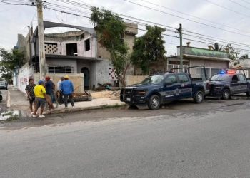 Macabro hallazgo en la Región 227 de Cancún: Albañiles localizan un cuerpo completo oculto en una fosa séptica
