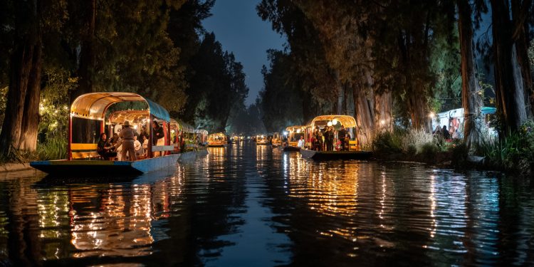 La Sedema informa que no autoriza fiestas nocturnas con música amplificada, iluminación de neón y alcohol en la zona lacustre de Xochimilco