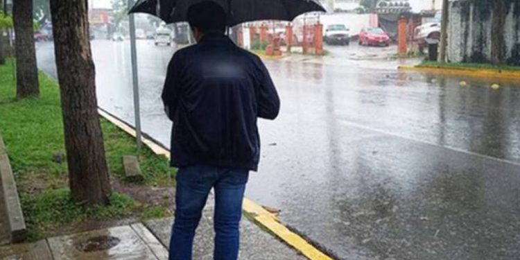 Remanentes de baja presión y humedad provocarán chubascos y lluvias fuertes en Tabasco este sábado