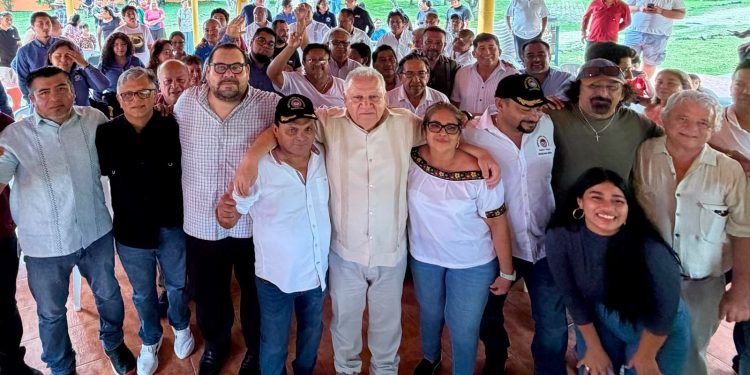 Rafa Marín en entusiasta encuentro en la Zona Continental de Isla Mujeres