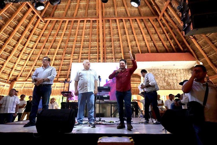 Rafa Marín y Farid Rentería, participan en exitosa Asamblea Ciudadana en Defensa de la Soberanía Nacional en Playa del Carmen