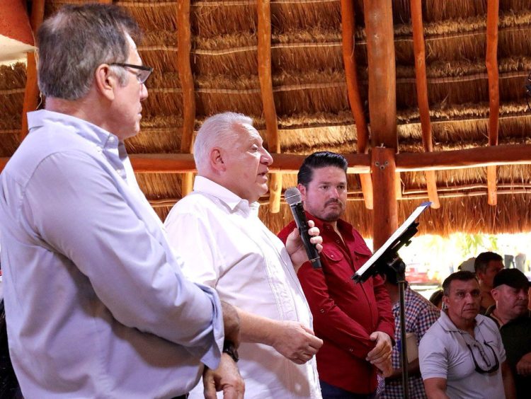 Rafa Marín y Farid Rentería, participan en exitosa Asamblea Ciudadana en Defensa de la Soberanía Nacional en Playa del Carmen