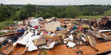 Brote de tornados en Chicago: Destrucción masiva en Streator y Merrillville deja cientos de miles sin luz
