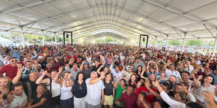 Con máximo júbilo reciben a Rafa Marín en Cancún durante una celebración que reunió a familias por el Día del Padre