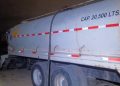 Aseguran pipa con 20 mil litros de hidrocarburo ilícito en la carretera Cárdenas-Huimanguillo; hay un detenido