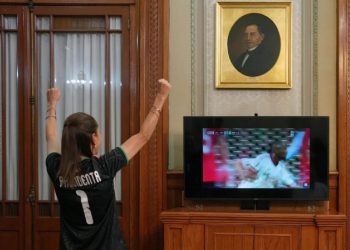 Presidenta Claudia Sheinbaum celebra pase histórico de la Selección Mexicana en el Mundial 2026 y festeja su cumpleaños 64