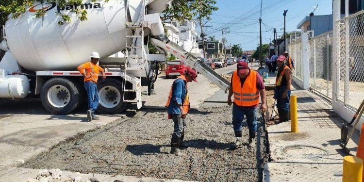 Mantendrán cierres nocturnos en la Av. Paseo Usumacinta por bacheo con concreto hidráulico