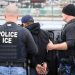 Juez federal prohíbe a ICE realizar arrestos en tribunales de inmigración en todo Estados Unidos