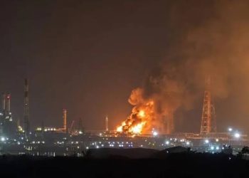 Fuga de combustóleo provoca incendio en la refinería de Salina Cruz; reportan siniestro bajo control