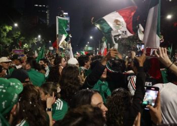 CDMX analiza ley seca en partidos de México tras destrozos y riñas en el Ángel y el Zócalo