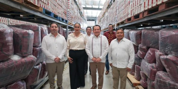 Con inversión de casi 184 mdp, Renacimiento Maya respalda el regreso a clases de las familias yucatecas