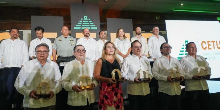 Gobierno del Estado y sector empresarial refrendan alianza para fortalecer el turismo en Yucatán