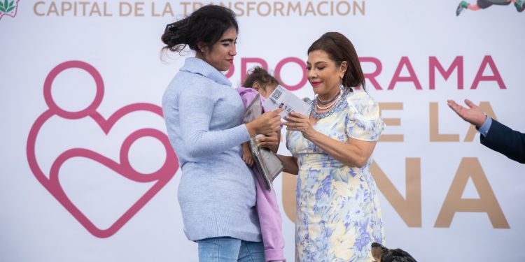 Amplía Clara Brugada la cobertura del programa Desde La Cuna, con la entrega de 23 mil nuevos apoyos