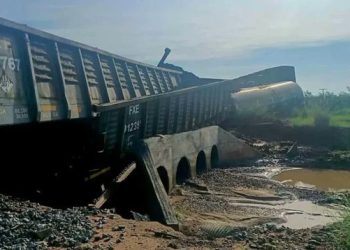 Derrame químico en Sonora supera lo estimado: más de 70 mil litros de hidrosulfuro llegan a un arroyo