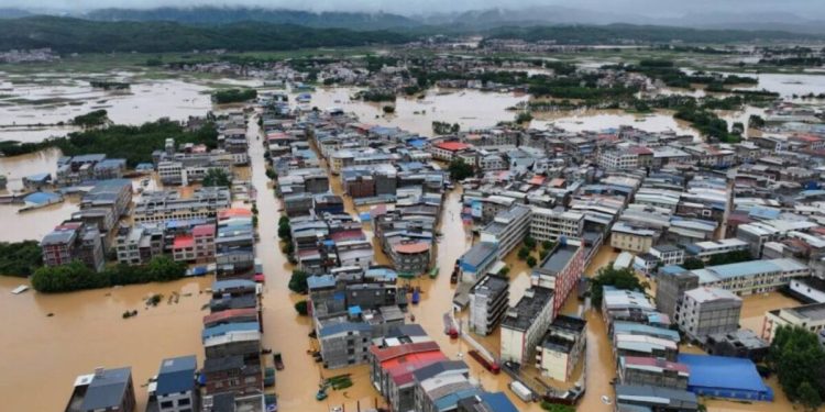 Tifón ‘Maysak’ golpea al sur de China: Saldo de dos muertos y miles de desplazados en Guangxi