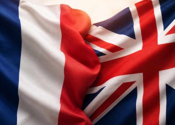 Francia y el Reino Unido pactan con Omán desplegar misión militar para blindar el Estrecho de Ormuz