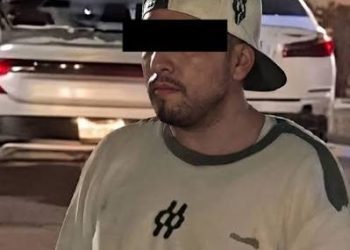 Aficionado detenido tras vandalizar un automóvil durante festejos mundialistas en Playa del Carmen