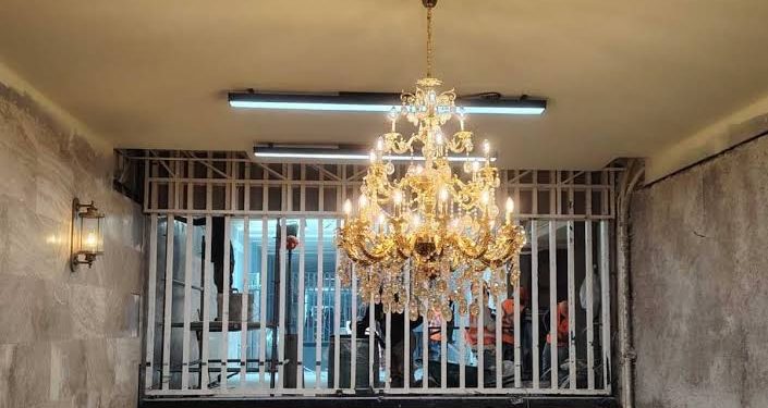 ¡Polémica en el Metro! Defienden costo de 56 mil pesos por cada candelabro instalado en estación Hidalgo