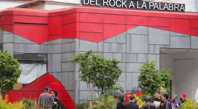 Concluyen 29 estudiantes su formación artística profesional en la Escuela de Música del Rock a la palabra