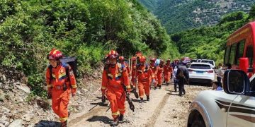 Tragedia en Gansu: Deslizamiento de tierra deja 21 muertos; concluyen labores de rescate