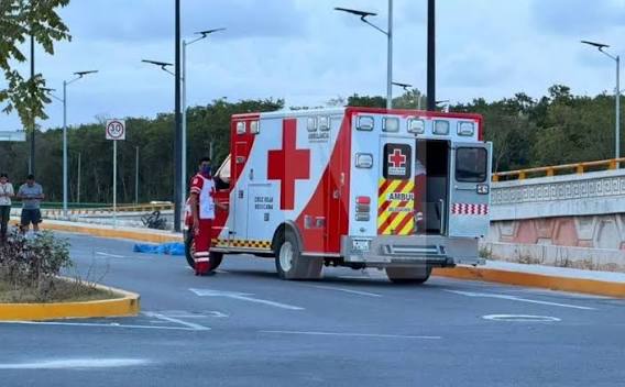 Fatal accidente: Hallan el cuerpo sin vida de un motociclista frente a la estación del Tren Maya en Cancún