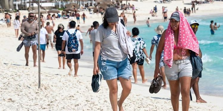 Turismo internacional cae 18.4 % a nivel nacional y enciende alarmas en el Caribe Mexicano