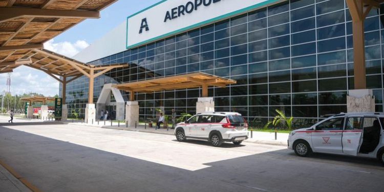Arriban al aeropuerto de Tulum 600 repatriados desde EE. UU. cada semana