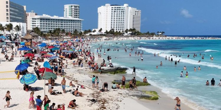 Secretaría de Turismo prevé meses retadores para Quintana Roo pese a superar los 10 millones de visitantes