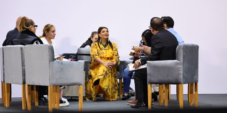 Encabeza Clara Brugada atención a más de 6 mil personas, en Audiencia Ciudadana en el Zócalo