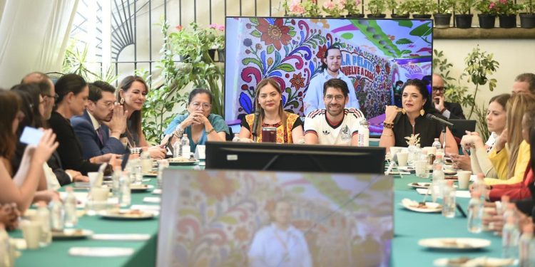 Ante el congreso local, la Secretaría de Turismo presenta el trabajo que consolidó a la capital como la mejor sede mundialista