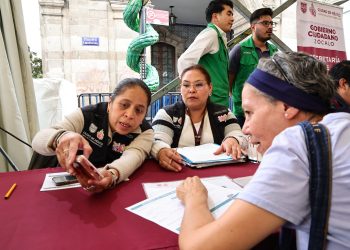Recibirán 105 comerciantes de pasos a desnivel, seguro de desempleo