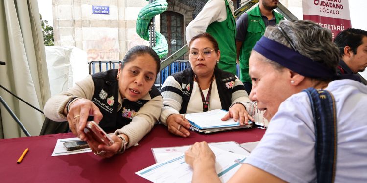 Recibirán 105 comerciantes de pasos a desnivel, seguro de desempleo