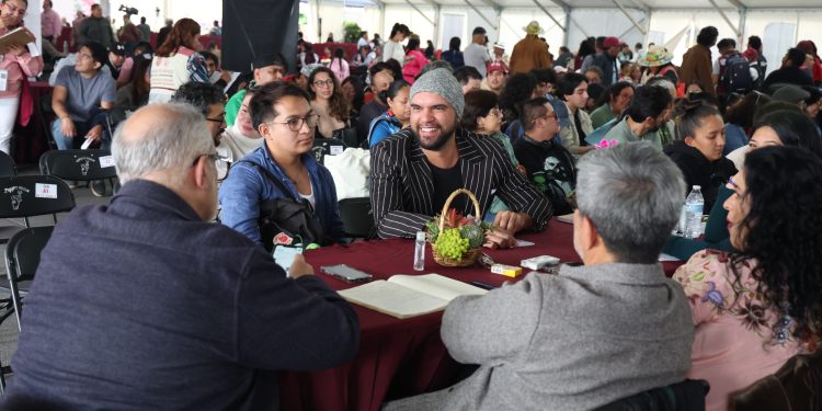Encabeza Clara Brugada atención a más de 4 mil personas en Audiencia Ciudadana en el Zócalo