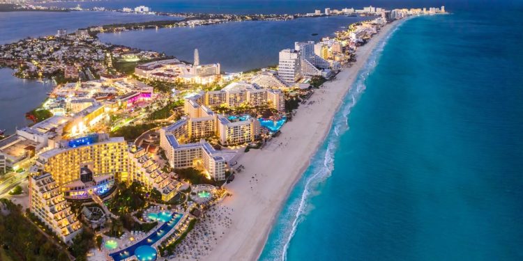 Prevén caída de hasta 70 % en la oferta laboral hotelera de Cancún por temporada baja