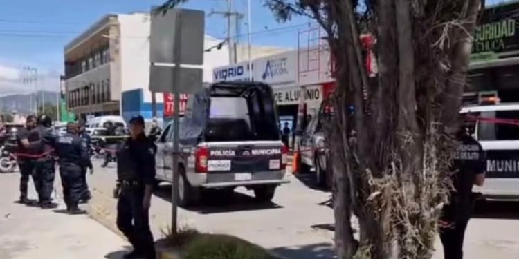 Ataque armado en Pachuca deja un muerto; detienen a dos sospechosos tras huir en una carroza