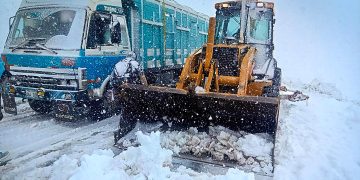 Intensas nevadas en Bolivia afectan a más de 26 mil familias e interrumpen la movilidad en cinco regiones