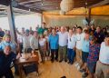 Dialoga Rafa Marín con pescadores y cooperativistas turísticos de Puerto Juárez sobre los retos de la transformación y la defensa de la soberanía
