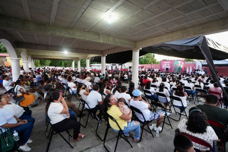 Rafa Marín encabeza multitudinaria asamblea informativa en Kantunilkín