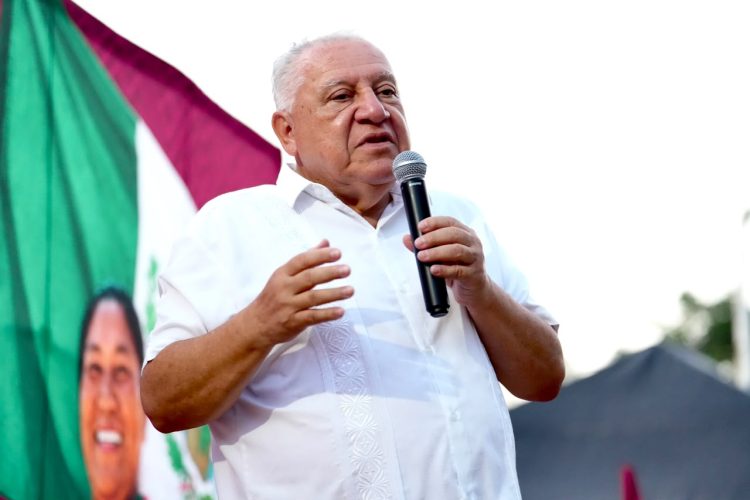 Rafa Marín encabeza multitudinaria asamblea informativa en Kantunilkín