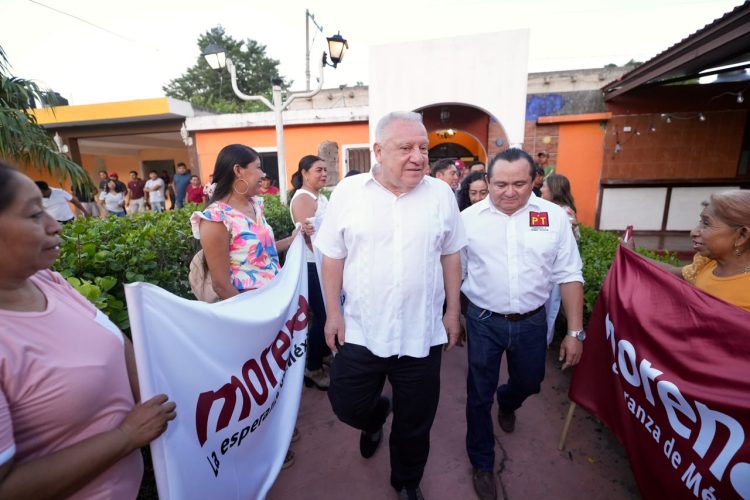 Rafa Marín encabeza multitudinaria asamblea informativa en Kantunilkín