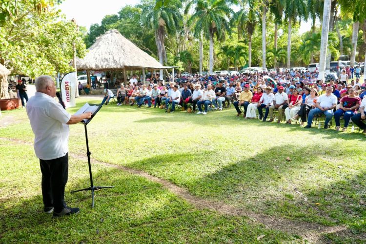 Rafa Marín lleva a Bacalar el llamado a defender la soberanía nacional