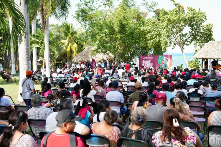 Rafa Marín lleva a Bacalar el llamado a defender la soberanía nacional